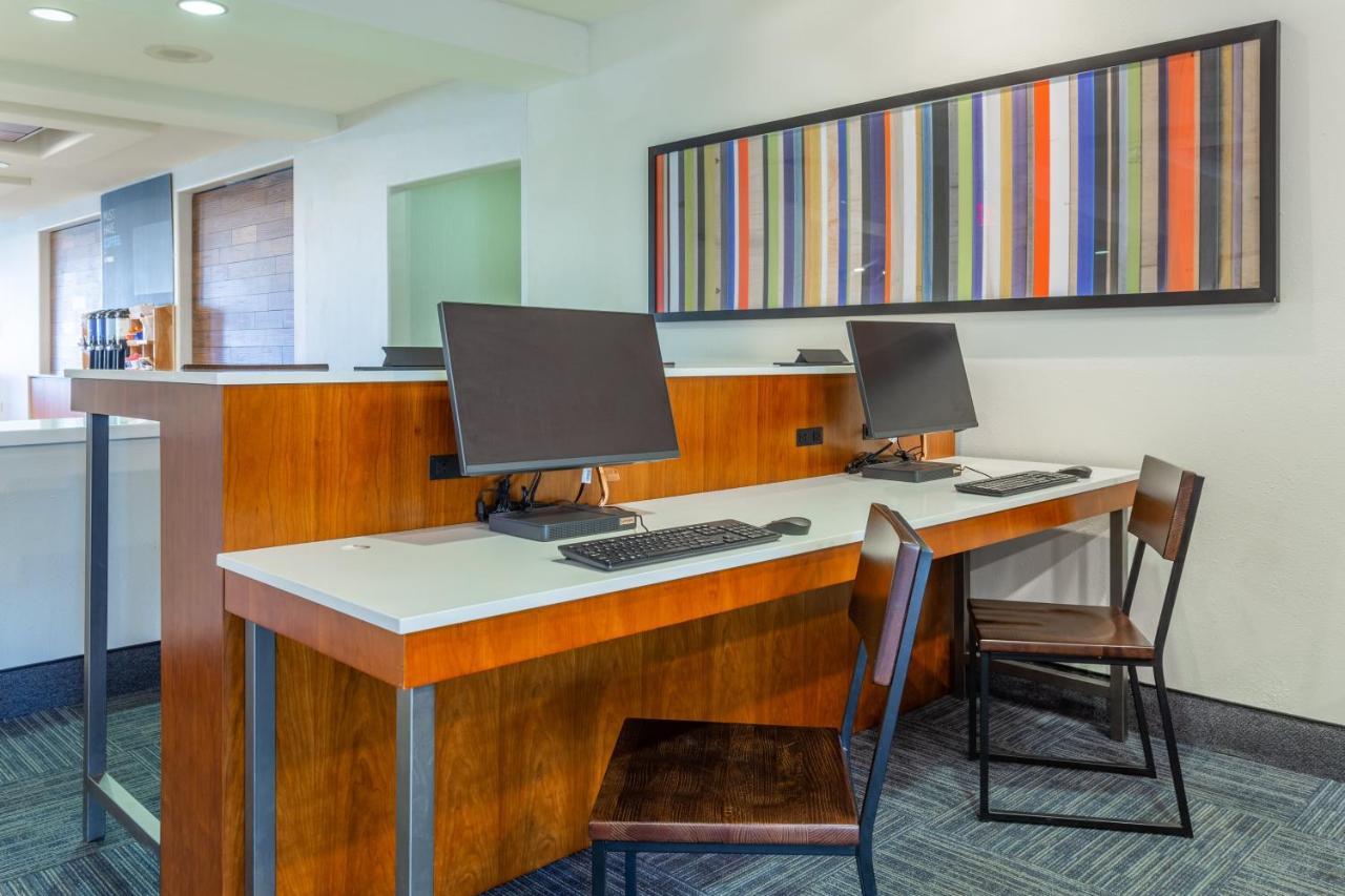 Holiday Inn Express Rockford-Loves Park By Ihg Exterior foto