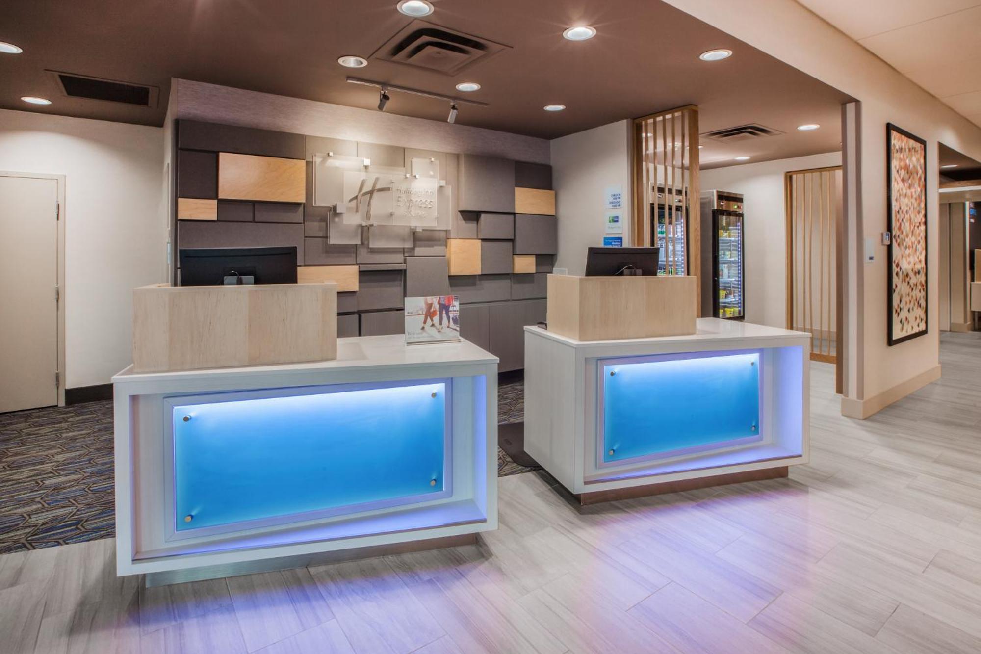 Holiday Inn Express Rockford-Loves Park By Ihg Exterior foto
