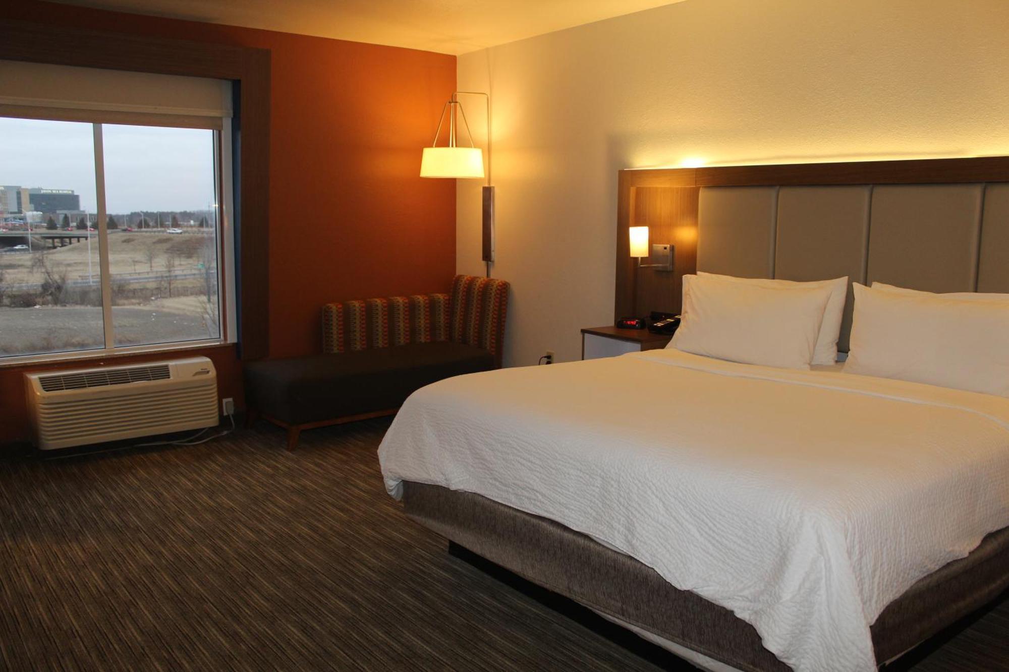 Holiday Inn Express Rockford-Loves Park By Ihg Exterior foto