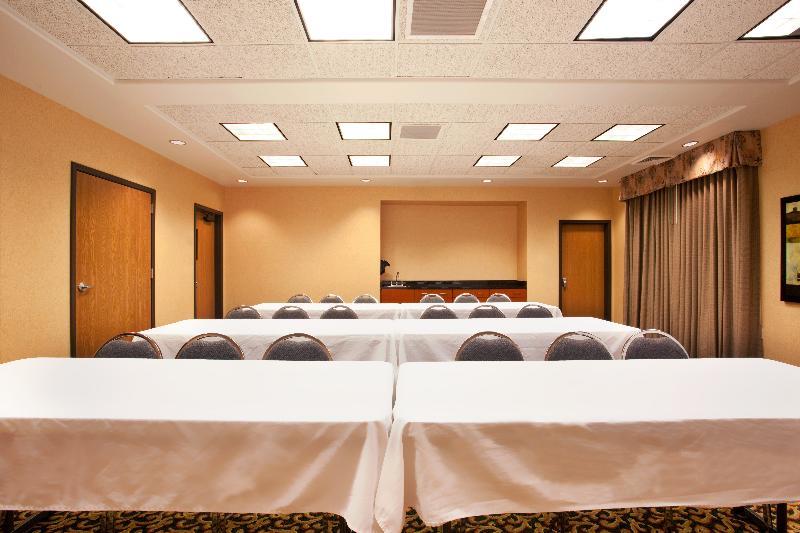 Holiday Inn Express Rockford-Loves Park By Ihg Exterior foto